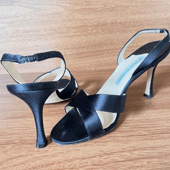 Manolo Blahnik Satin black criss-cross sandal - Picture 1 of 12